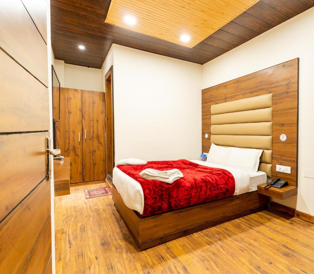 Hotel Woodland ไนนิตาล ภายนอก รูปภาพ